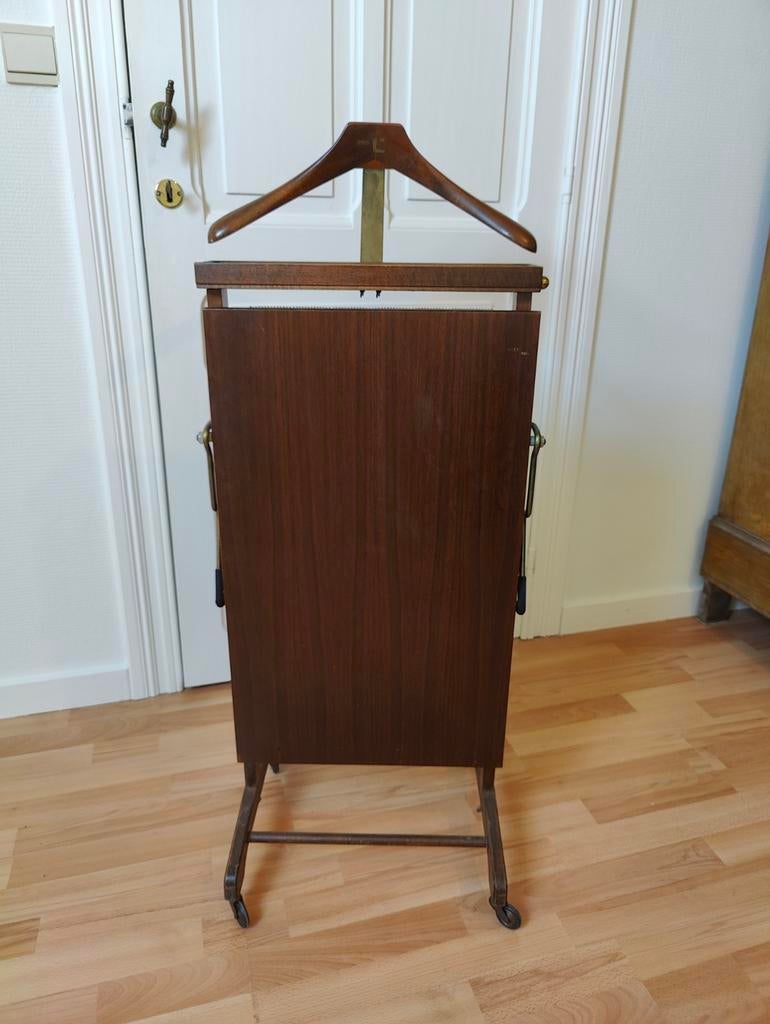Antieke dressboy, Enlèvement