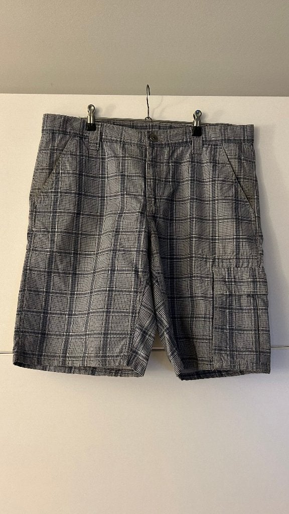 Grijze geruite short, Enrico mori, Maat 48/50 (M), Ophalen of Verzenden, Zo goed als nieuw