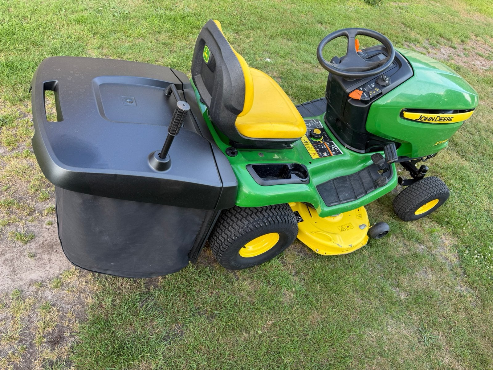 John deere x305R, Enlèvement, Comme neuf, Démarrage électrique, 90 à 120 cm