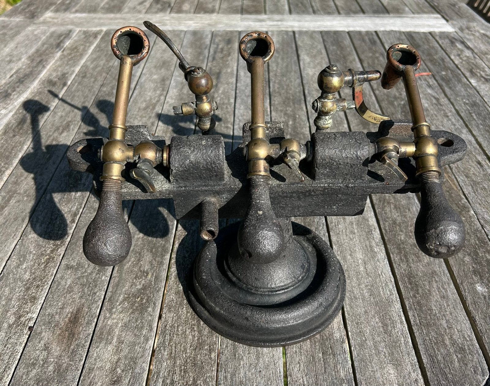 Magnifique collecteur de brûleur à gaz triple antique., Enlèvement
