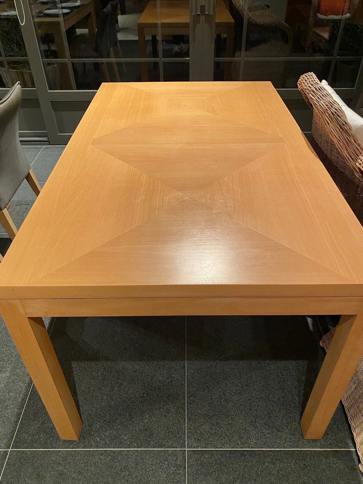 Table à manger en hêtre, Enlèvement, Comme neuf