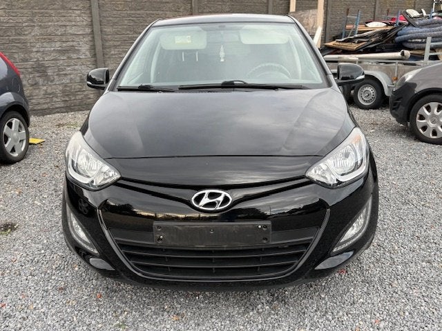 HYUNDAI I20, Autos, Euro 5, Achat, 63 kW, Entreprise