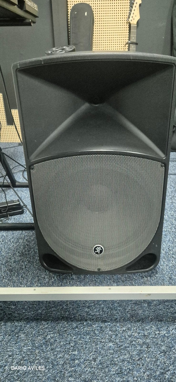 Table mixer Mackie ProFX12v3 - Mackie Thump TH-15A enceinte, Enlèvement