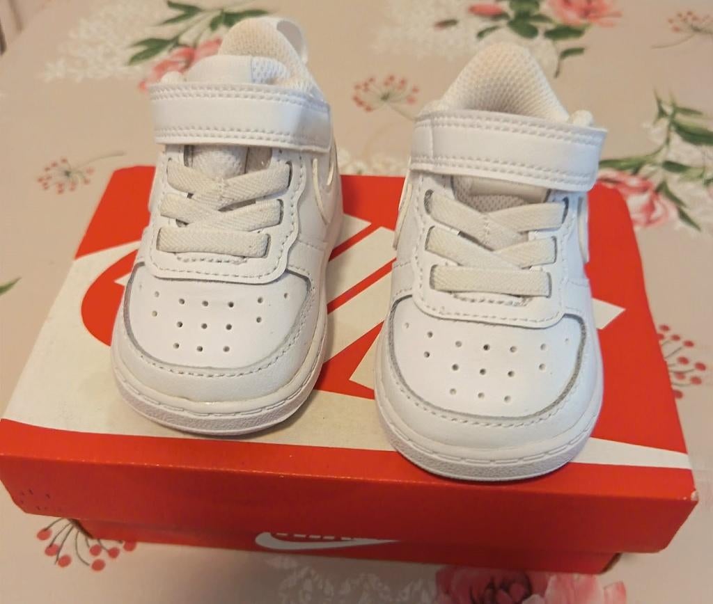 baskets Nike Court Borough Low 2 pour tout-petits., Enfants & Bébés, Neuf, Garçon ou Fille, Enlèvement, Autres types