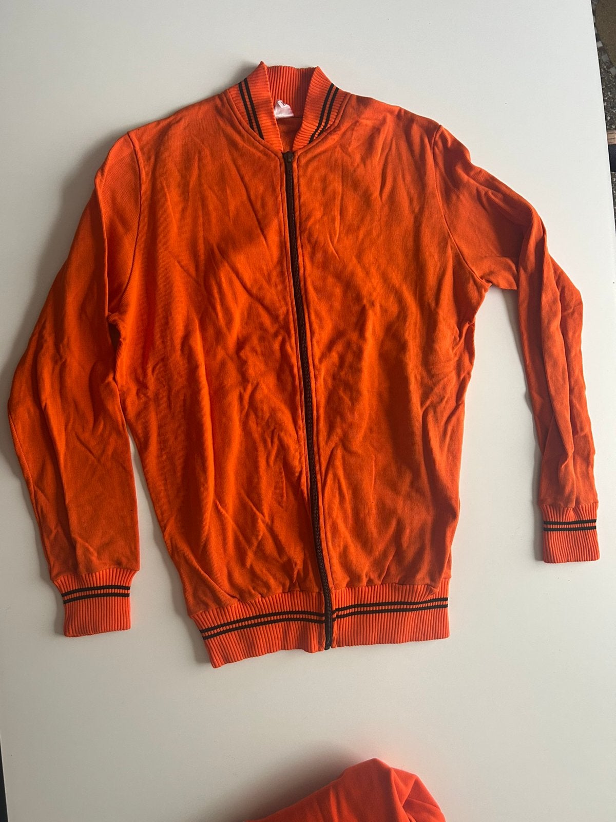 2 authentieke trainingsjasjes jaren 70 NiEUW, Kleding | Heren, Sportkleding, Ophalen, Maat 48/50 (M), Oranje, Zo goed als nieuw