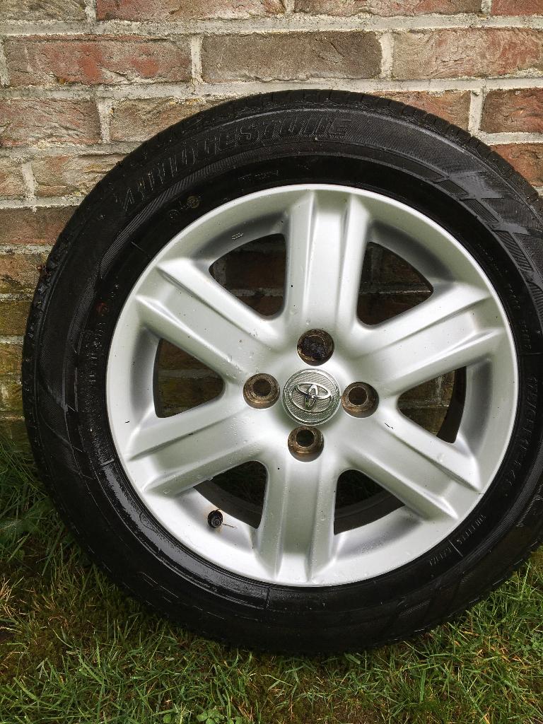 4 jantes toyota, Auto-onderdelen, Banden en Velgen, Ophalen, Gebruikt, 15 inch, Velg(en)
