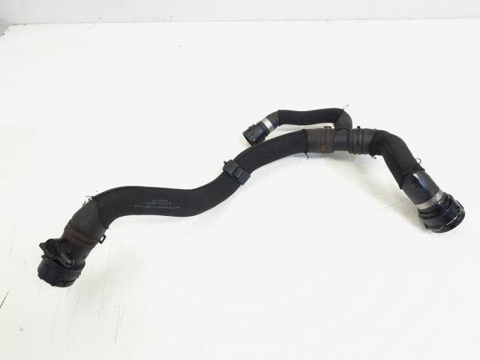 Tuyau radiateur d'un Audi A4, Autos : Pièces & Accessoires, Climatisation & Chauffage, Audi, Utilisé, 3 mois de garantie, Enlèvement ou Envoi