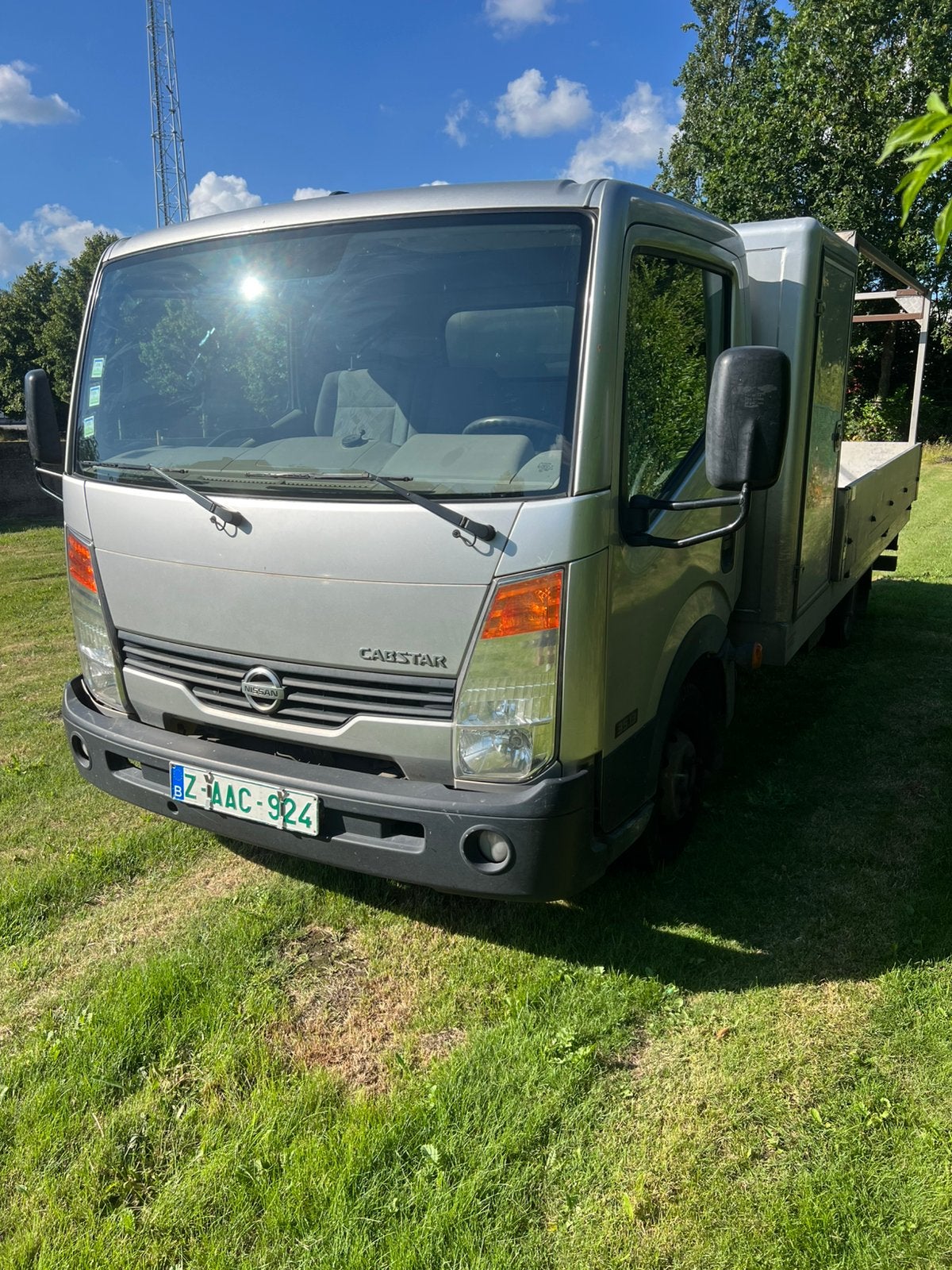 Nissan cabstar 2.5dci 2010 164000km 3 plaatsen euro4, Auto's, 2500 cc, Achterwielaandrijving, 4 cilinders, 2 deurs