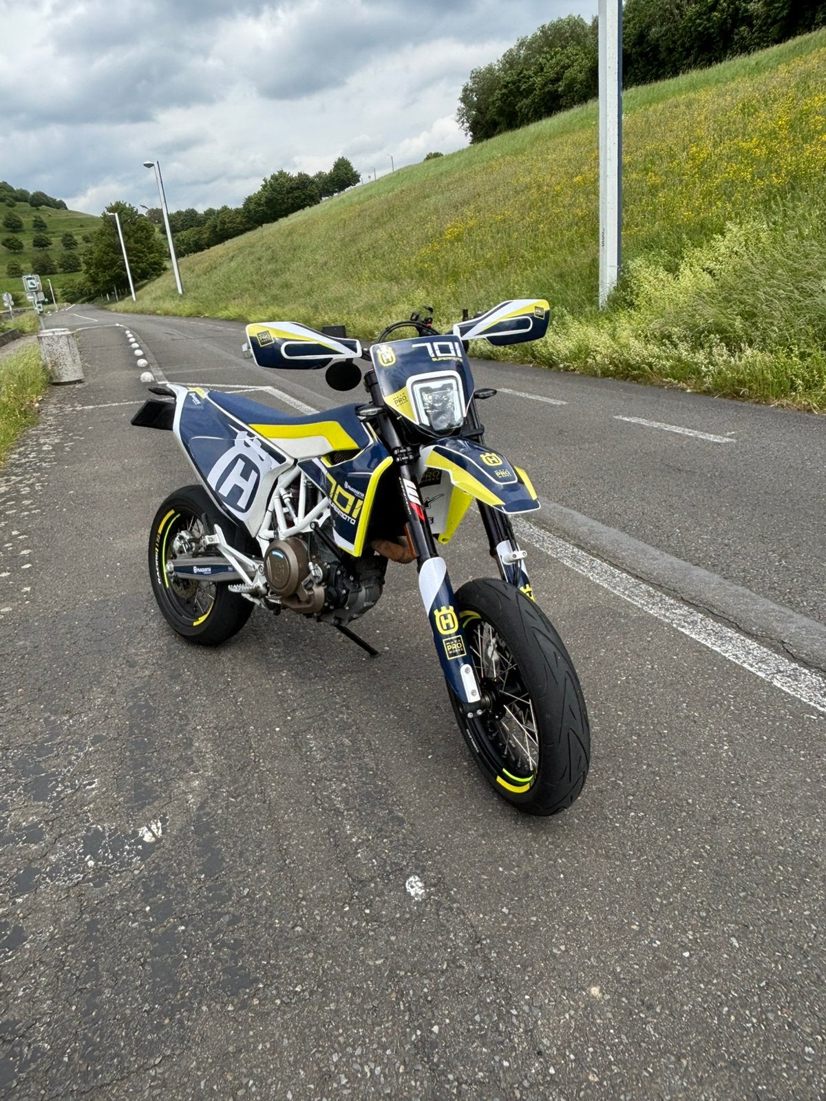 Husqvarna 701 (A2), Motos, Particulier