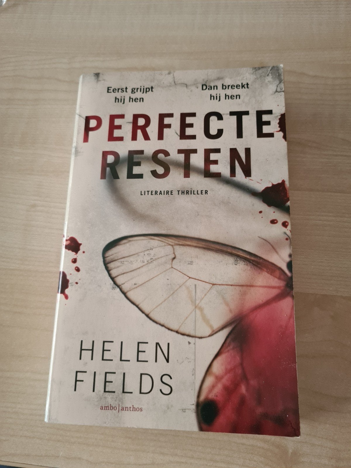 Helen Fields - Perfecte resten, Boeken, Ophalen