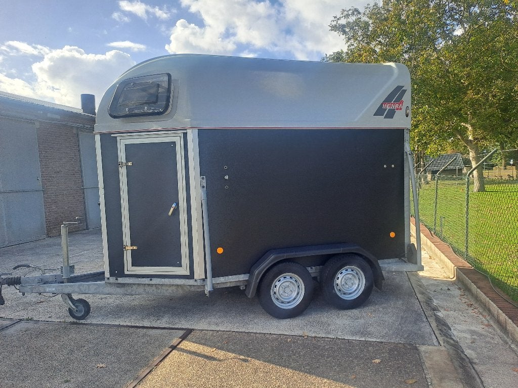 Nieuw opgebouwde henra 2 paards trailer met kunststof bodem, Dieren en Toebehoren, Ophalen, Zo goed als nieuw