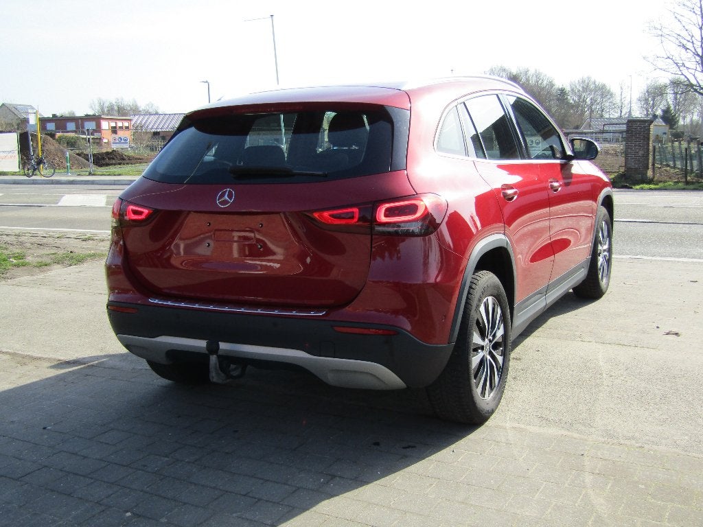 Mercedes GLA 180 benzine Automaat, Auto's, Dealer onderhouden, Achterwielaandrijving, 4 cilinders, 1333 cc