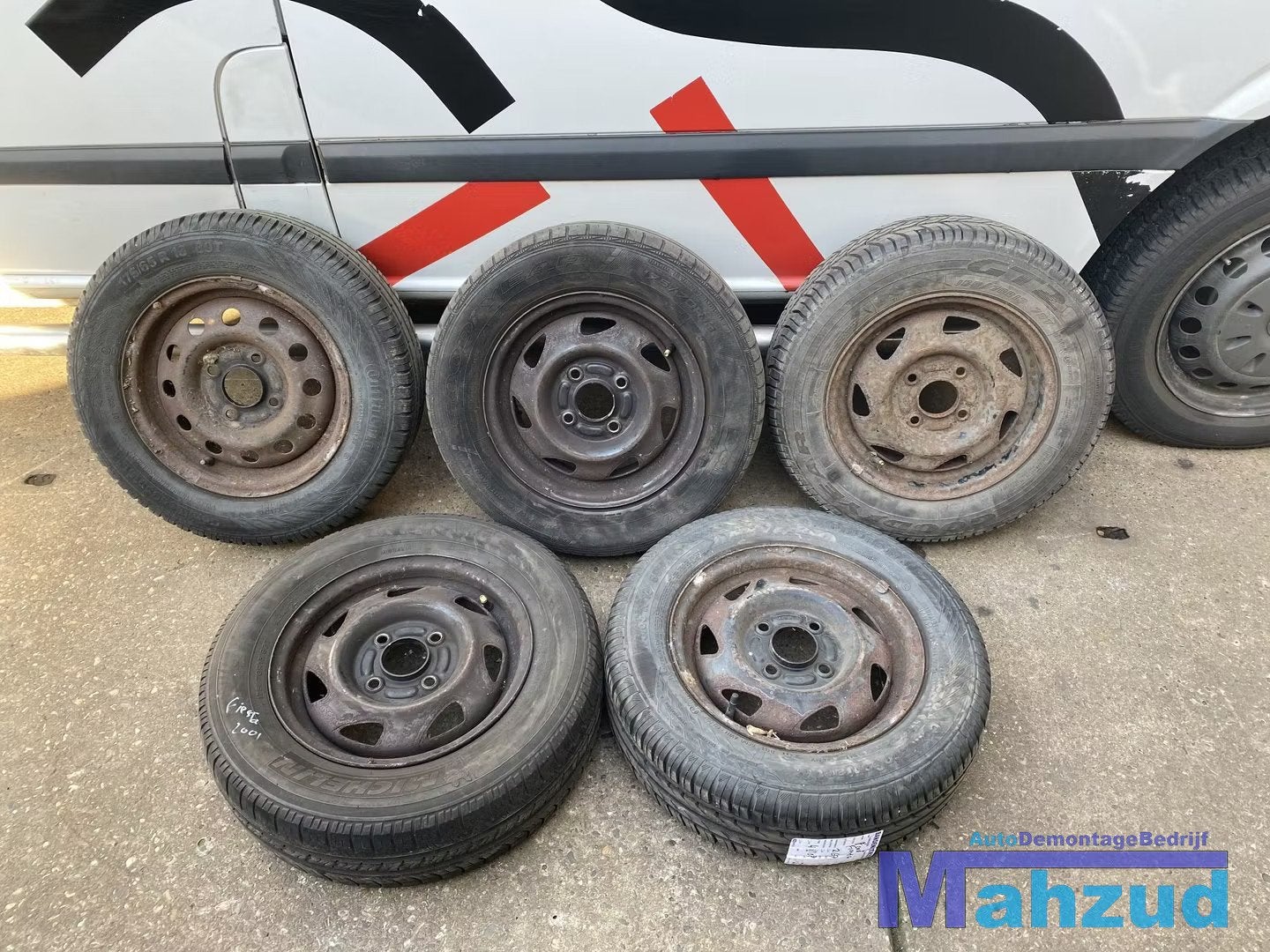 FORD FIESTA 4 Banden met velgen 4x108 13 inch, Autos : Pièces & Accessoires, Info@ford.com, Ford Motor Company, American Road 1
48126  Dearborn