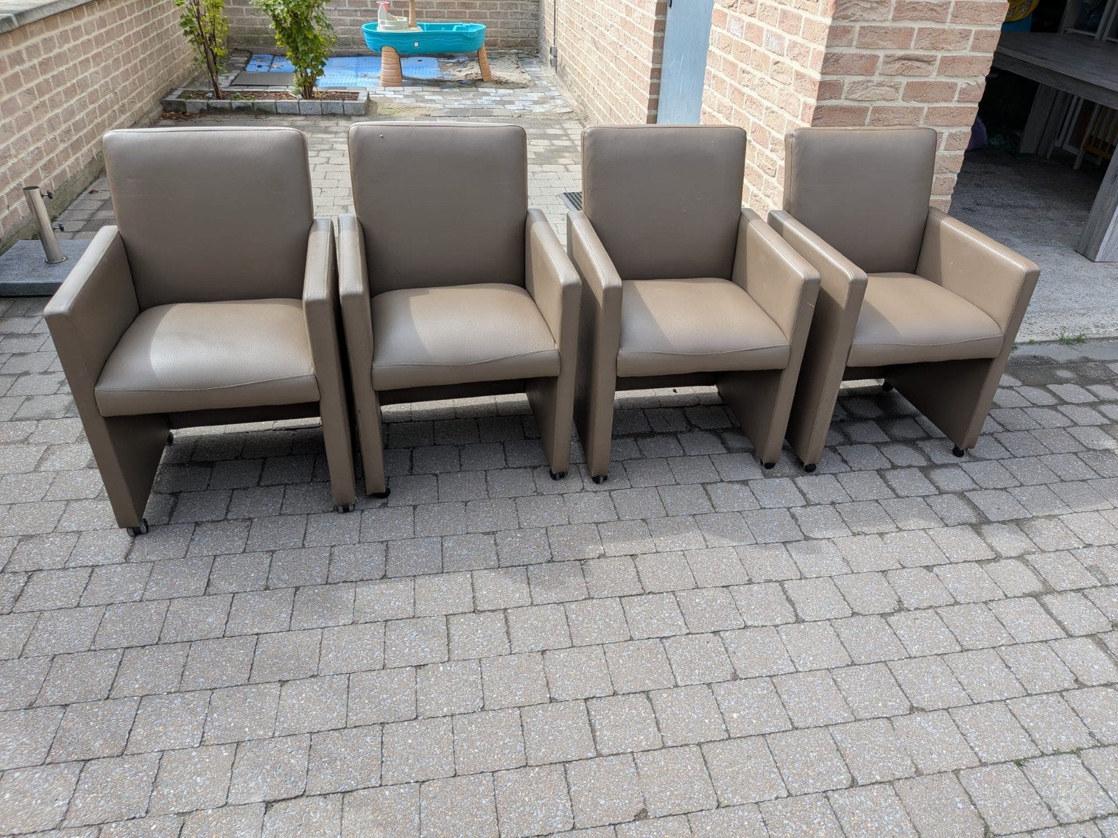 4 lederen stoelen, Huis en Inrichting, Stoelen, Ophalen