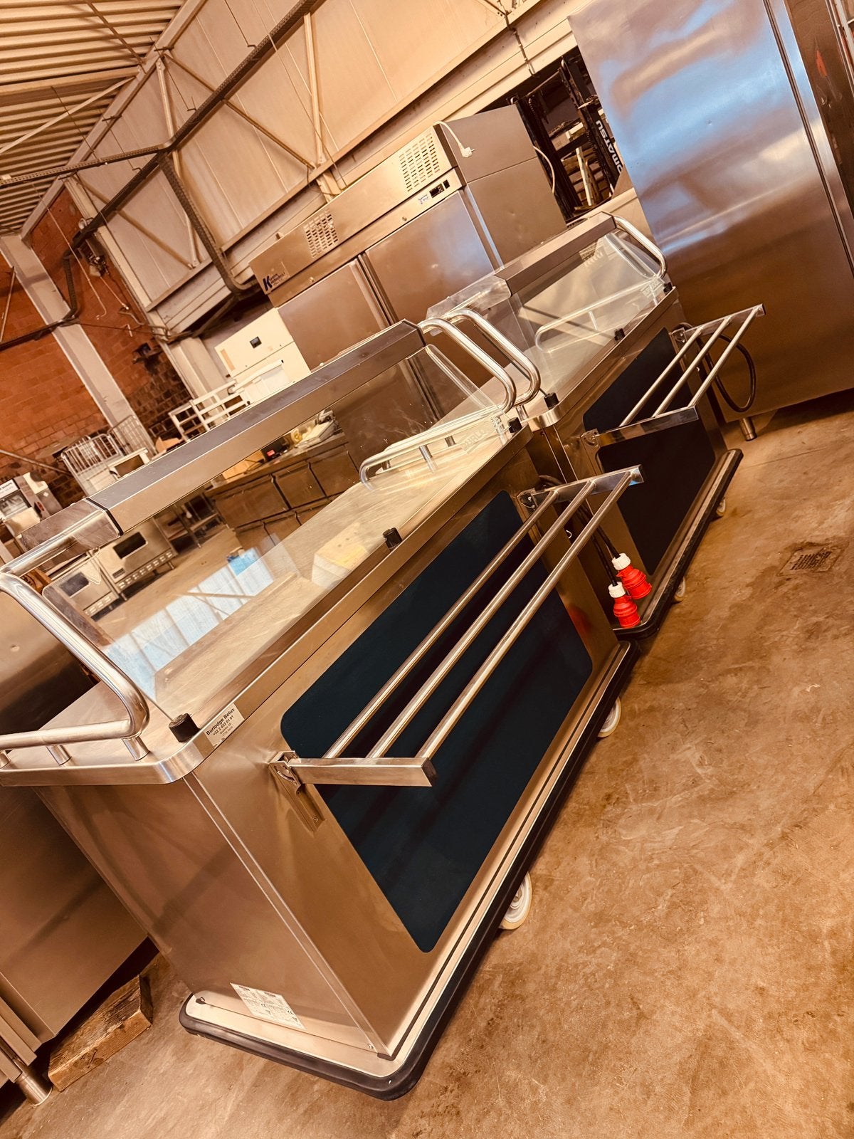 Burlodge Multigen 3 – Dubbele warmwagen voor voeding, Articles professionnels, Horeca | Autre, Enlèvement ou Envoi