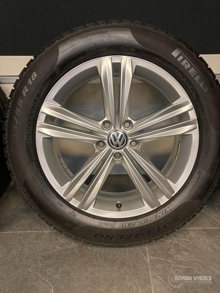 18'' originele Volkswagen Tiguan 5NA velgen + winterbanden, Autos : Pièces & Accessoires, Pneus et Jantes, Pneus hiver, Véhicule de tourisme