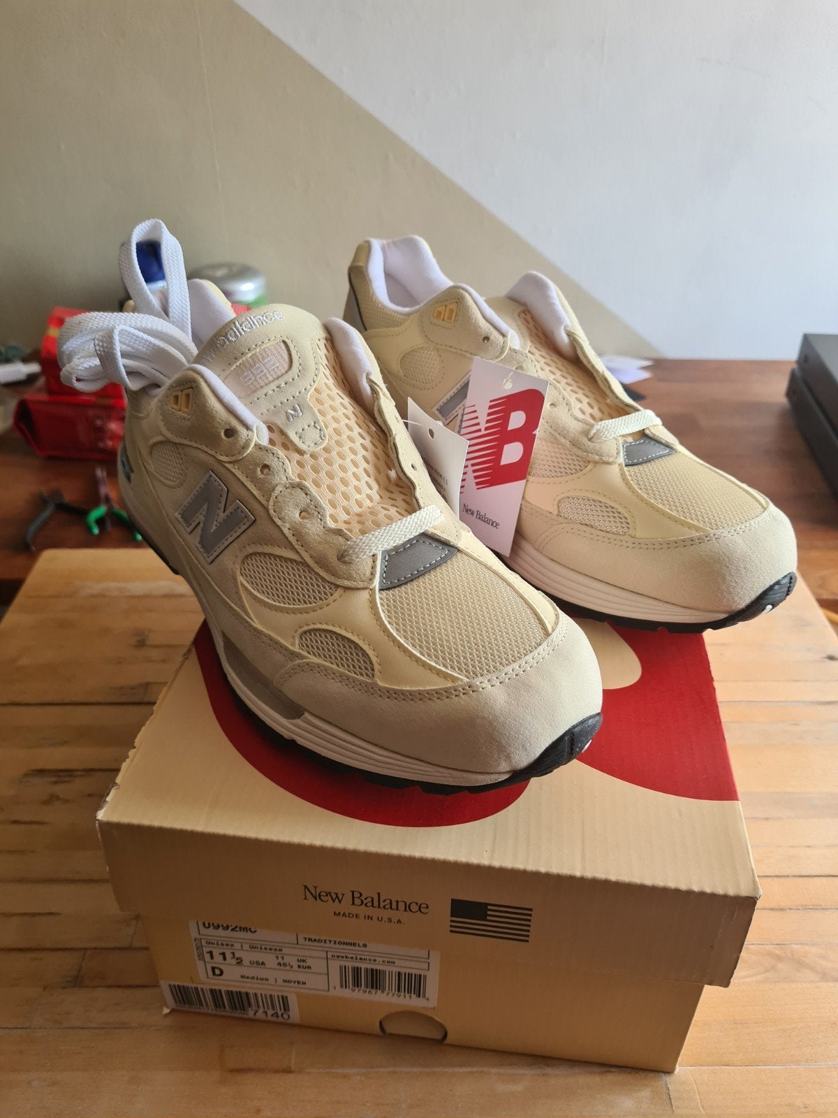 New Balance 992 « Calcium » EU45,5 US11,5 NOUVEAU, Neuf, Enlèvement ou Envoi, Autres couleurs, New balance