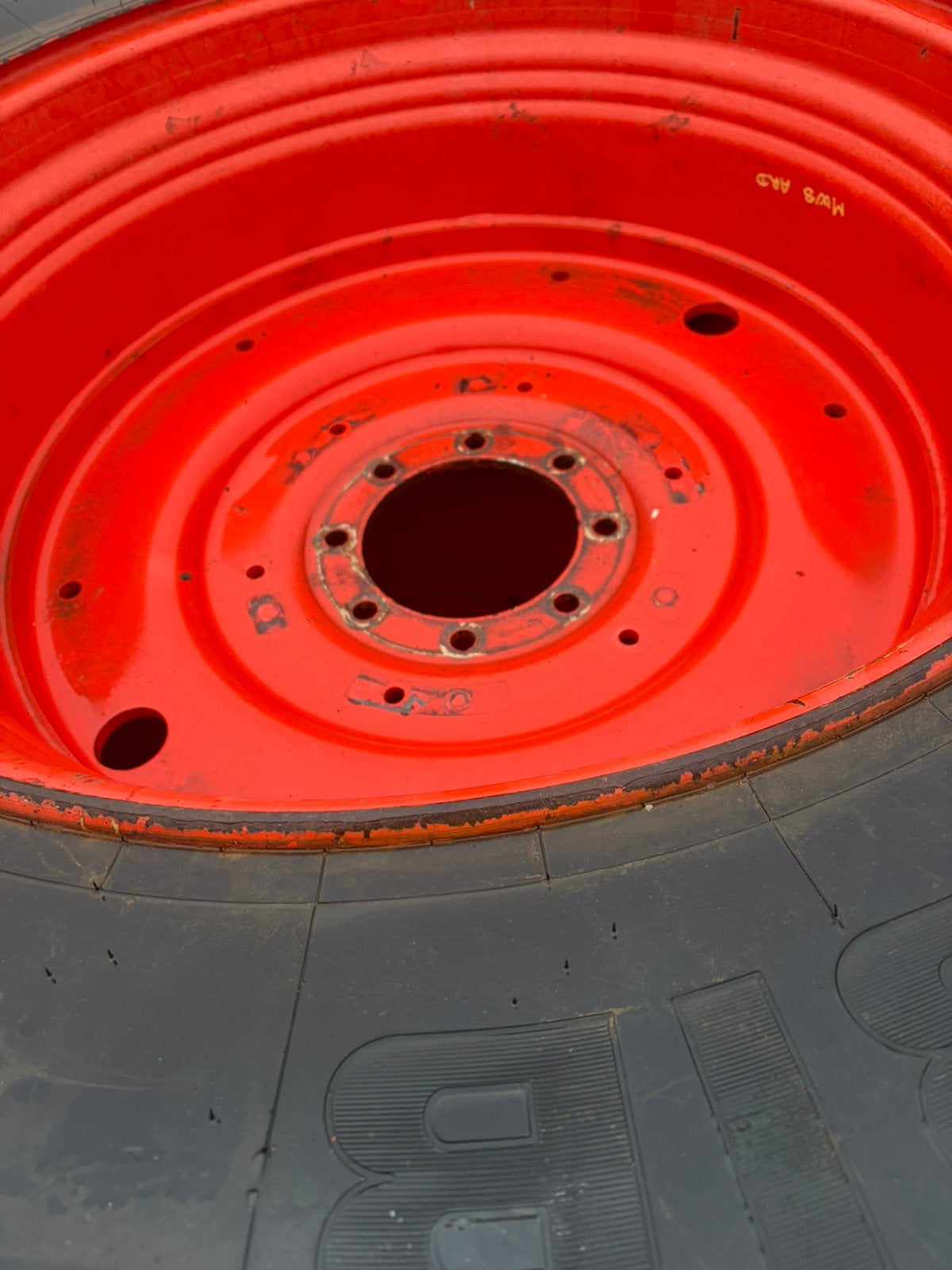 Pneus Michelin 650/85r38, 650/75r38 et 600/65r28, Articles professionnels, Enlèvement