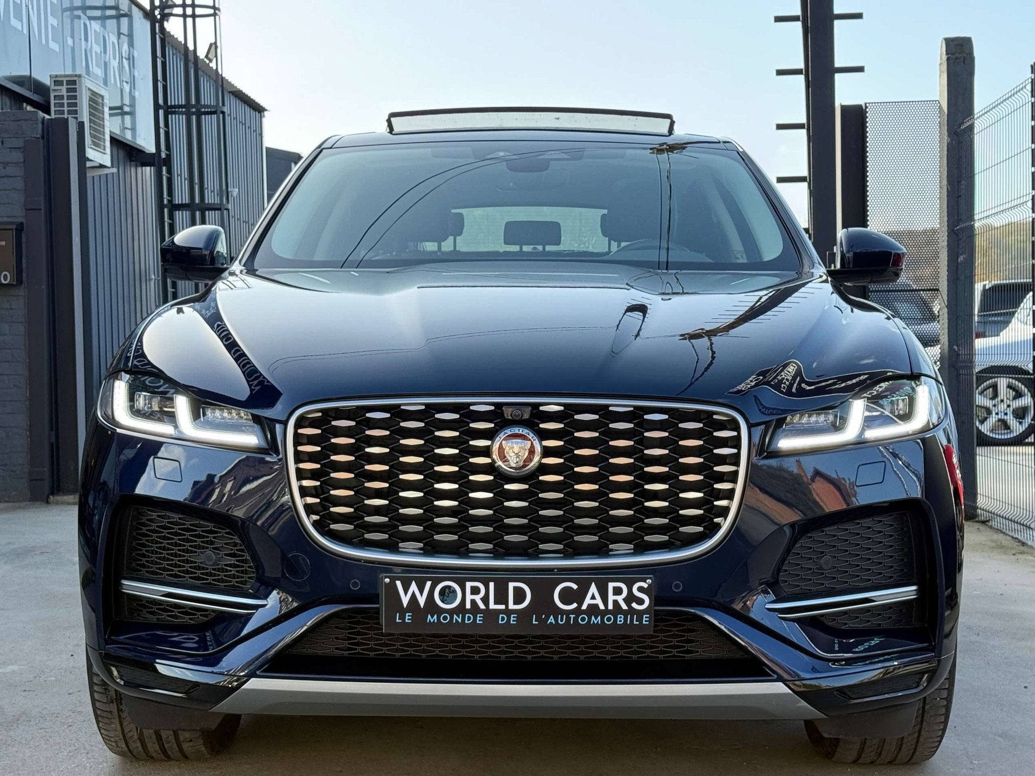 Jaguar F-Pace PHEV 2.0T P400e PORTFOLIO PANO COCKPIT CAM360, Auto's, Jaguar, Gebruikt, Blauw, Leder, Bedrijf