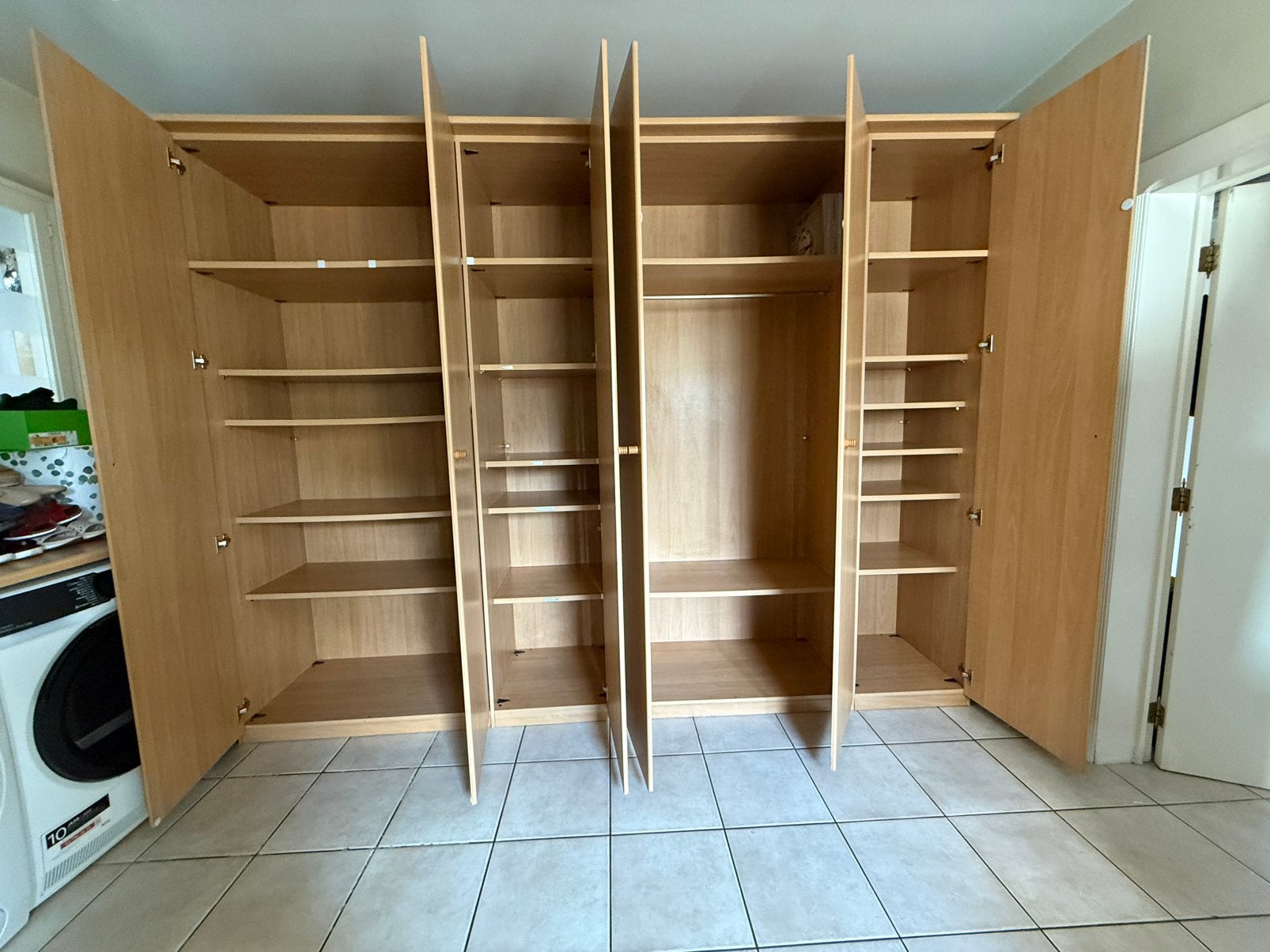 Te koop: zeer stevige en ruime kast in goede staat., Enlèvement, Comme neuf
