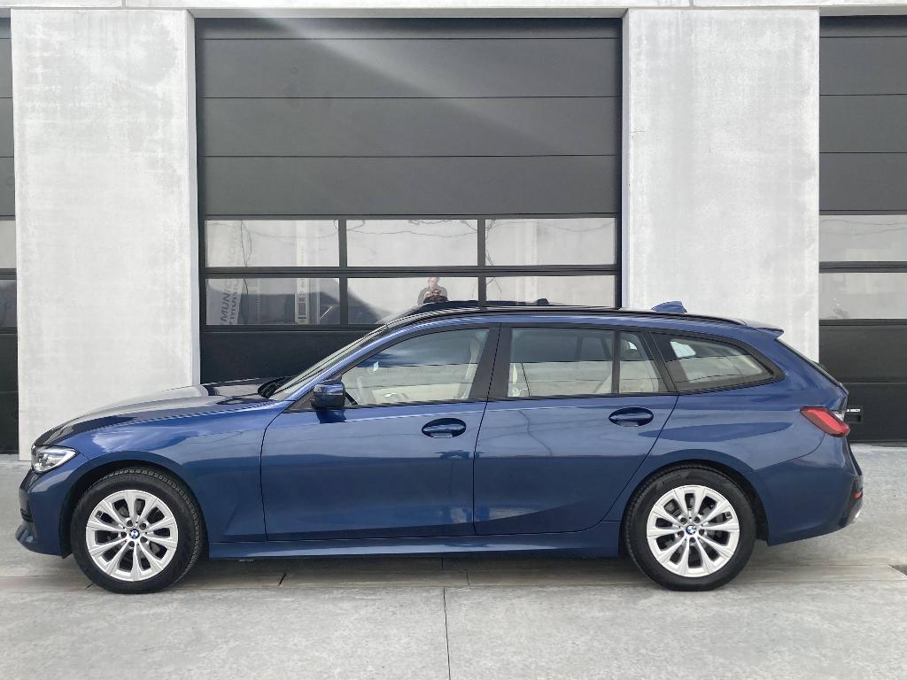 BMW 320I Aut Touring/Leder/LED/Electr.Trekhaak/.../Garantie, Auto's, BMW, Automaat, 1998 cc, Achterwielaandrijving, Blauw