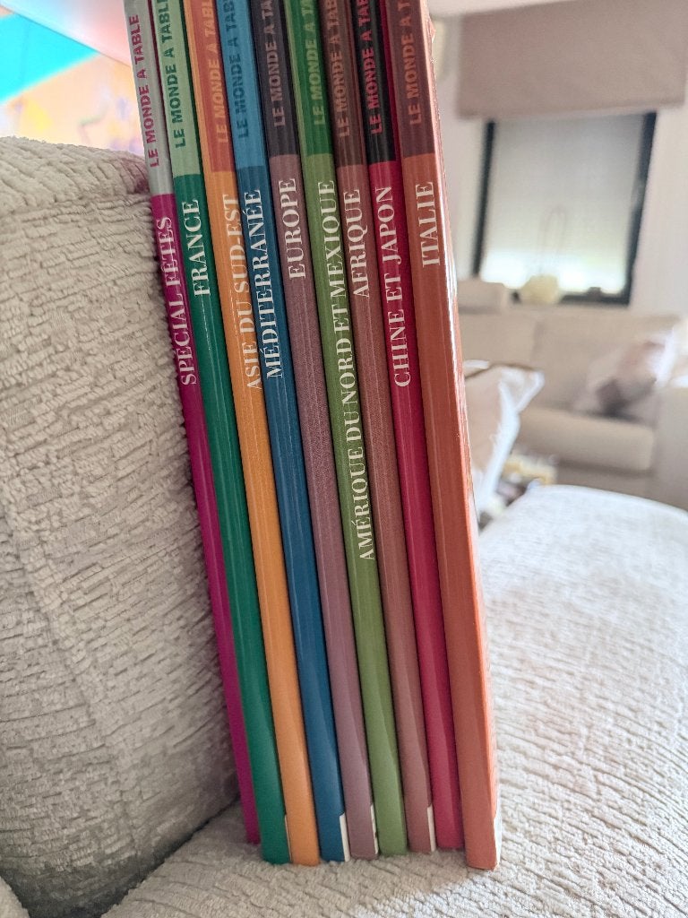 Lot 9 livres de cuisine « Le Monde à Table », Enlèvement, Comme neuf, Autres régions, Autres types