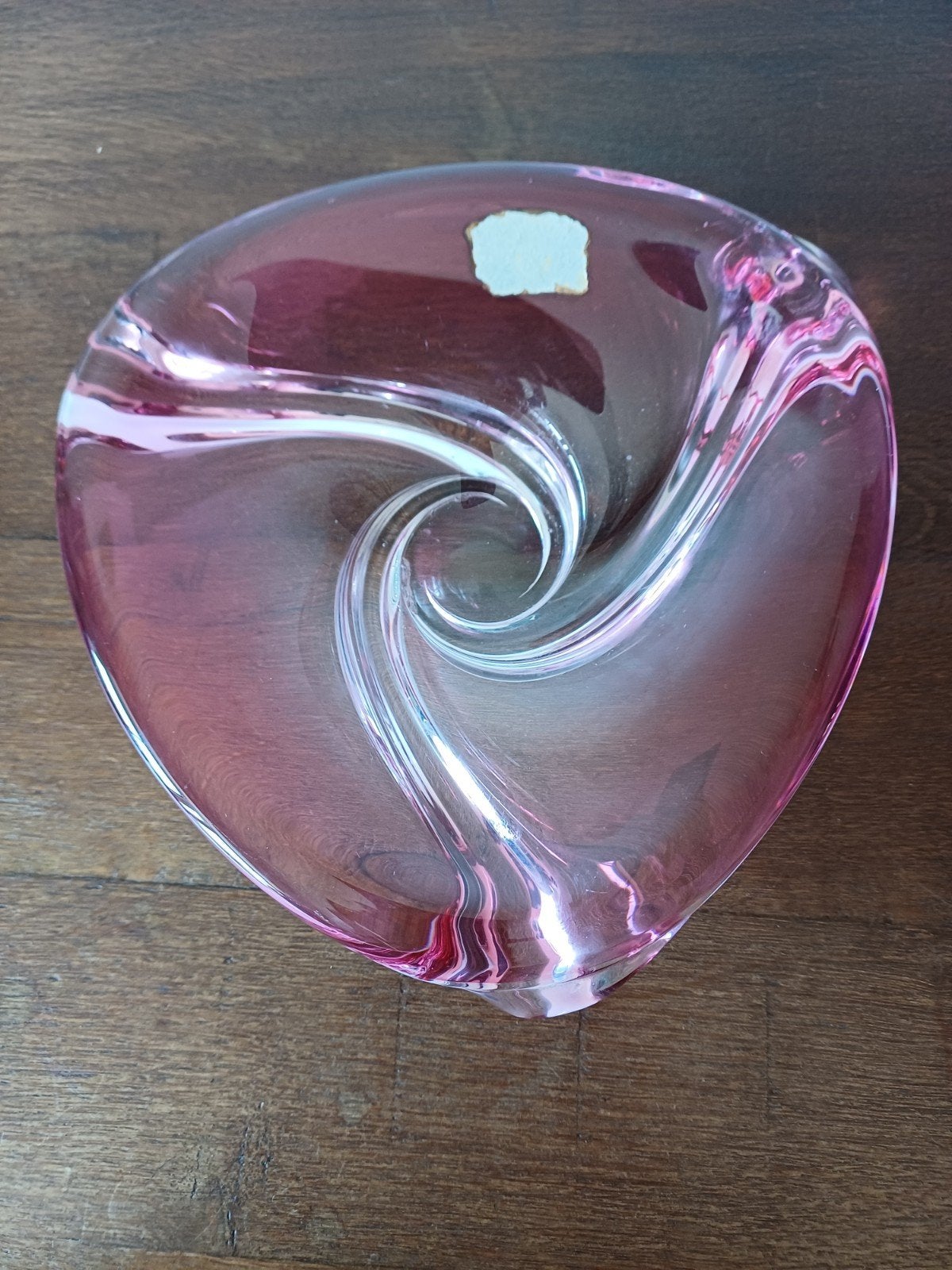 Vide poche en cristal fuchsia - Delvenne - Val Saint Lambert, Antiquités & Art, Antiquités | Verre & Cristal, Enlèvement ou Envoi