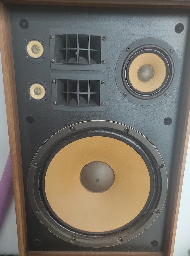 Deux enceintes AKAI SW-176, Autres marques, 60 à 120 watts, Comme neuf, Enlèvement