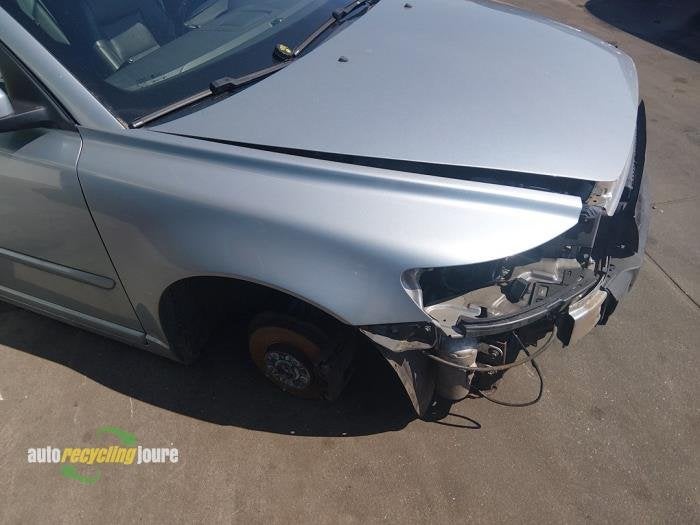 Scherm rechts-voor van een Volvo V50 (47700), Gebruikt, -, -, Volvo