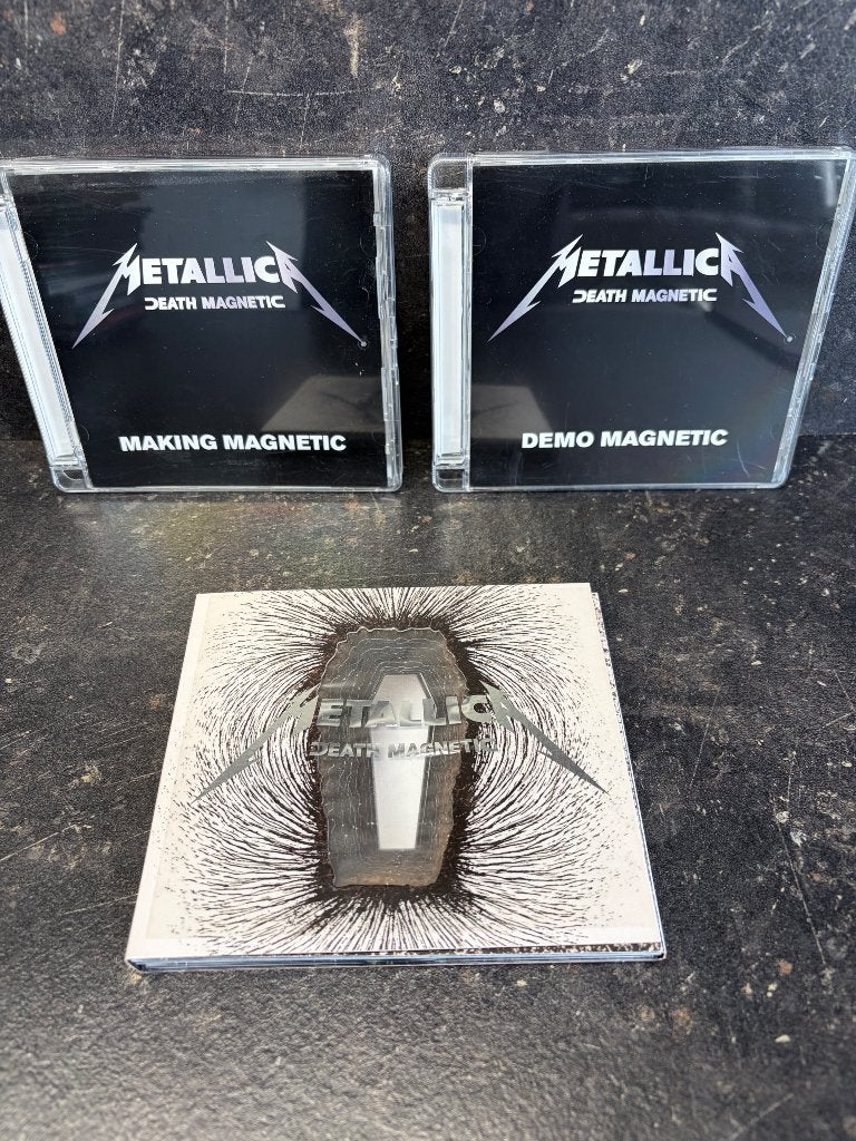 Metallica Death Magnetic CD + bonus boxset, Cd's en Dvd's, Cd's | Hardrock en Metal, Ophalen of Verzenden, Zo goed als nieuw, Boxset