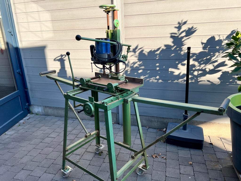 2 professionele freesmachines, Ophalen, Gebruikt, Elektrisch, Bovenfrees