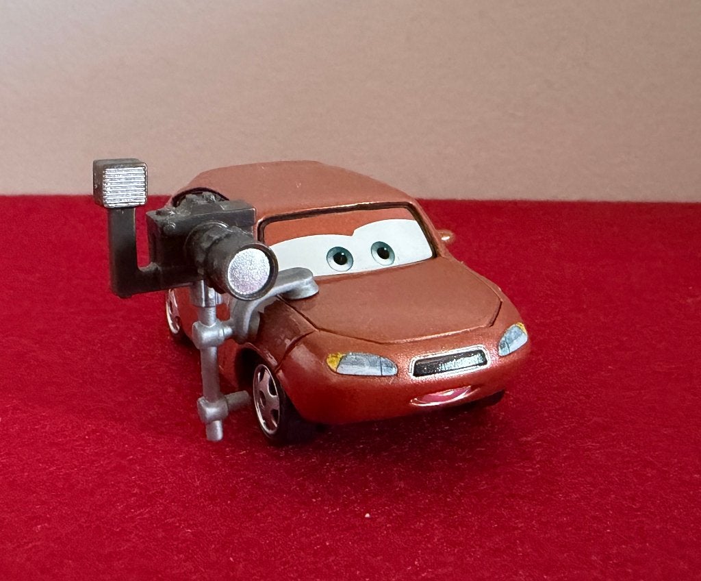 DISNEY CARS Cora Cooper DieCast 1:55, Enlèvement ou Envoi, Neuf, Voiture