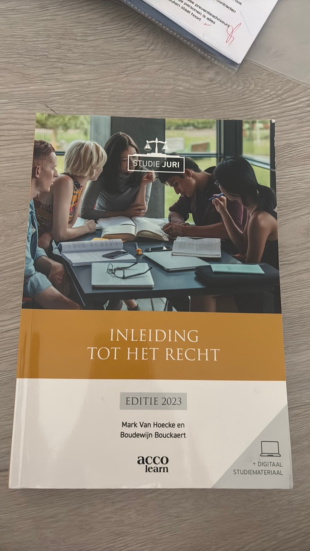 Boudewijn Bouckaert - Inleiding tot het recht, Enlèvement, Boudewijn Bouckaert; Mark Van Hoecke