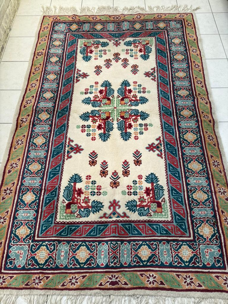Tapis tunisien noué à la main, Enlèvement, Utilisé