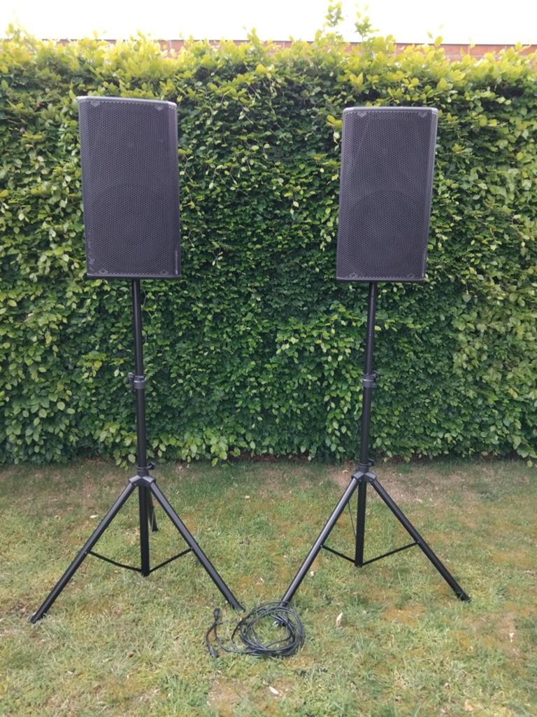 2 actieve speakers van DB Technologies Opera 12 + statieven, Muziek en Instrumenten, Ophalen