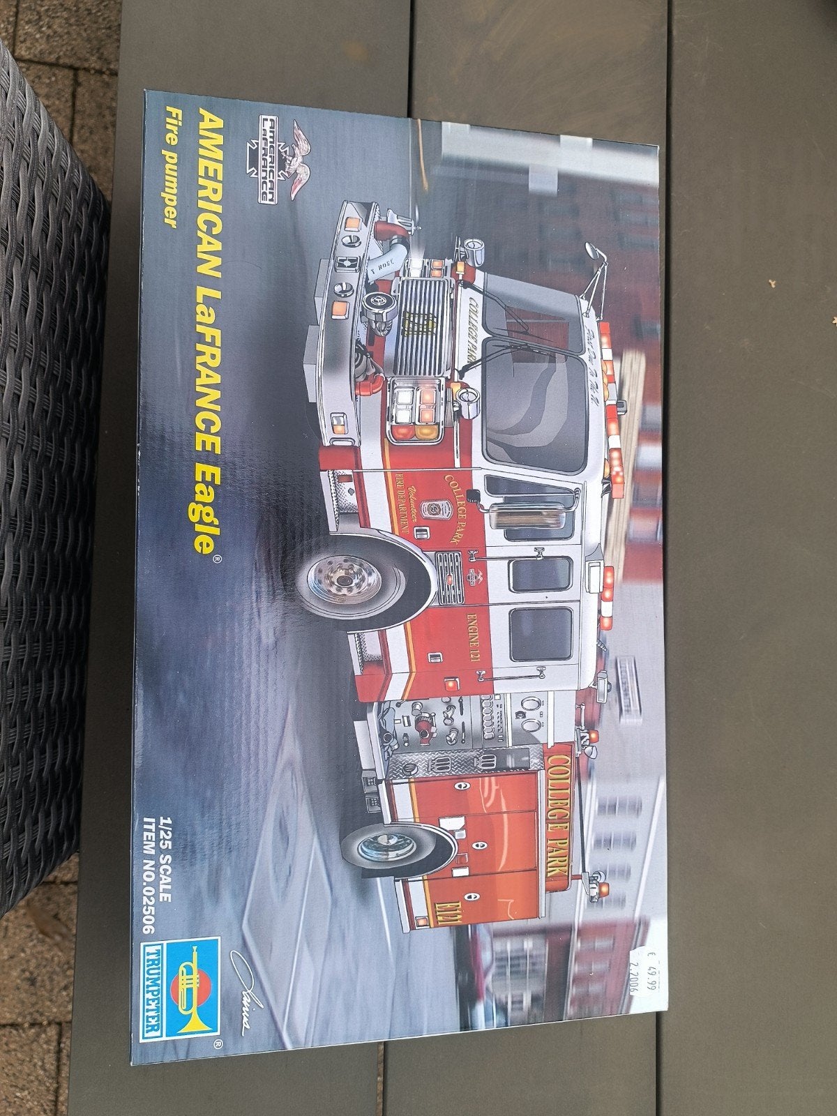 nouveau camion de pompiers pour la construction, Enlèvement