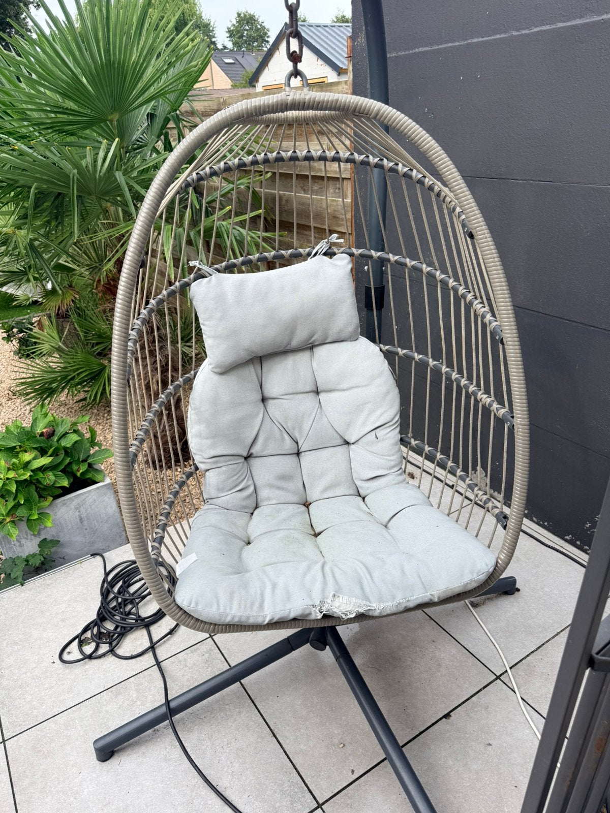 Ei schommelstoel, Tuin en Terras, Ophalen, Zo goed als nieuw