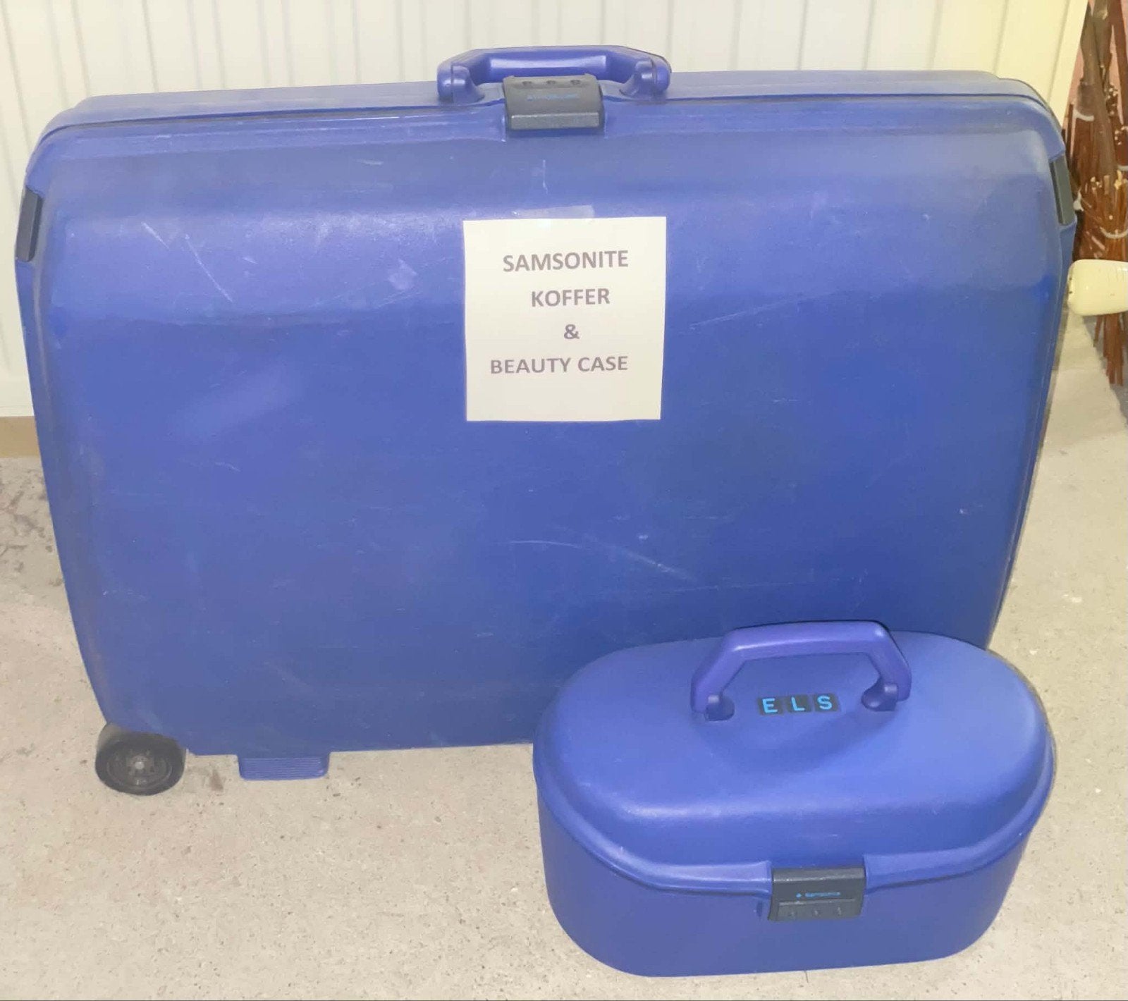 Valise à roulettes et trousse de beauté SAMSONITE avec serru, Bijoux, Sacs & Beauté, Enlèvement, Roulettes