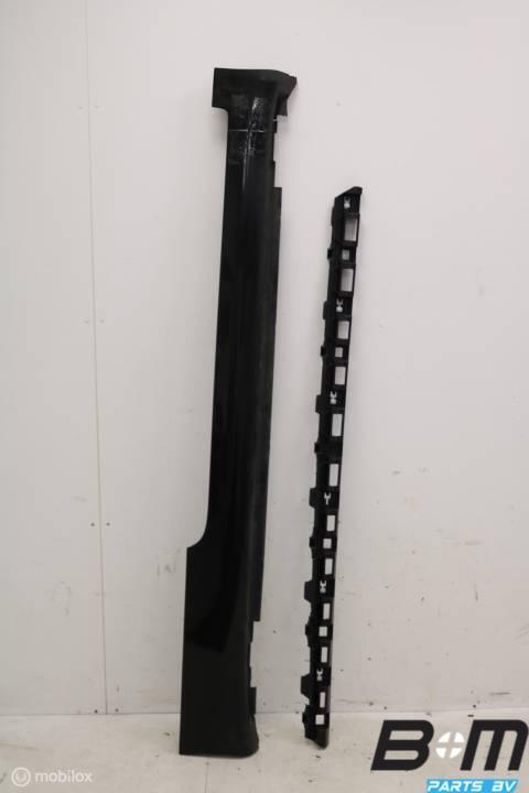 Sideskirt rechts Audi S4 / A4 8E B7 LY9B 8H0853860A, Gebruikt
