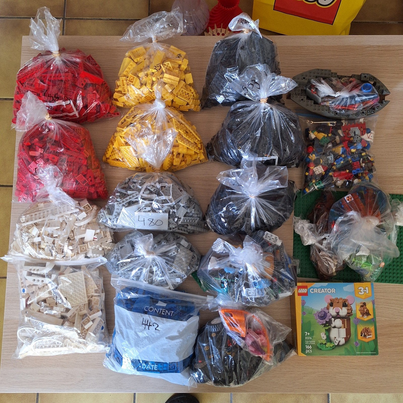 Legos triés + figurines, Enlèvement, Lego