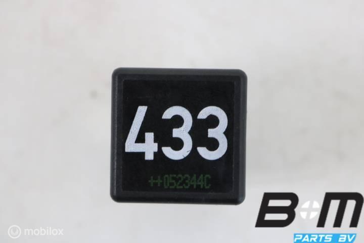 Relais 433 VW Golf 5 3D0951253A, Gebruikt