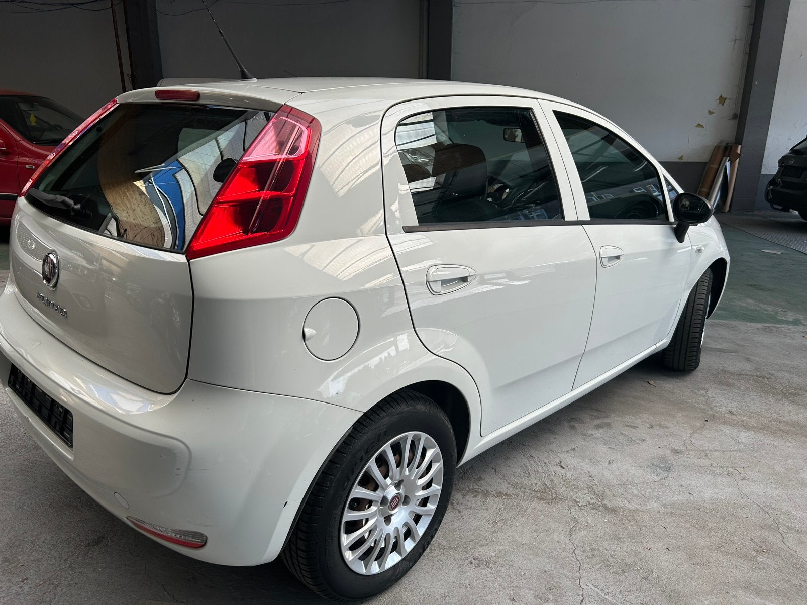 Fiat Punto Evo1.2 essence 60 000 km 2016, Achat, Euro 6, Entreprise, Boîte manuelle