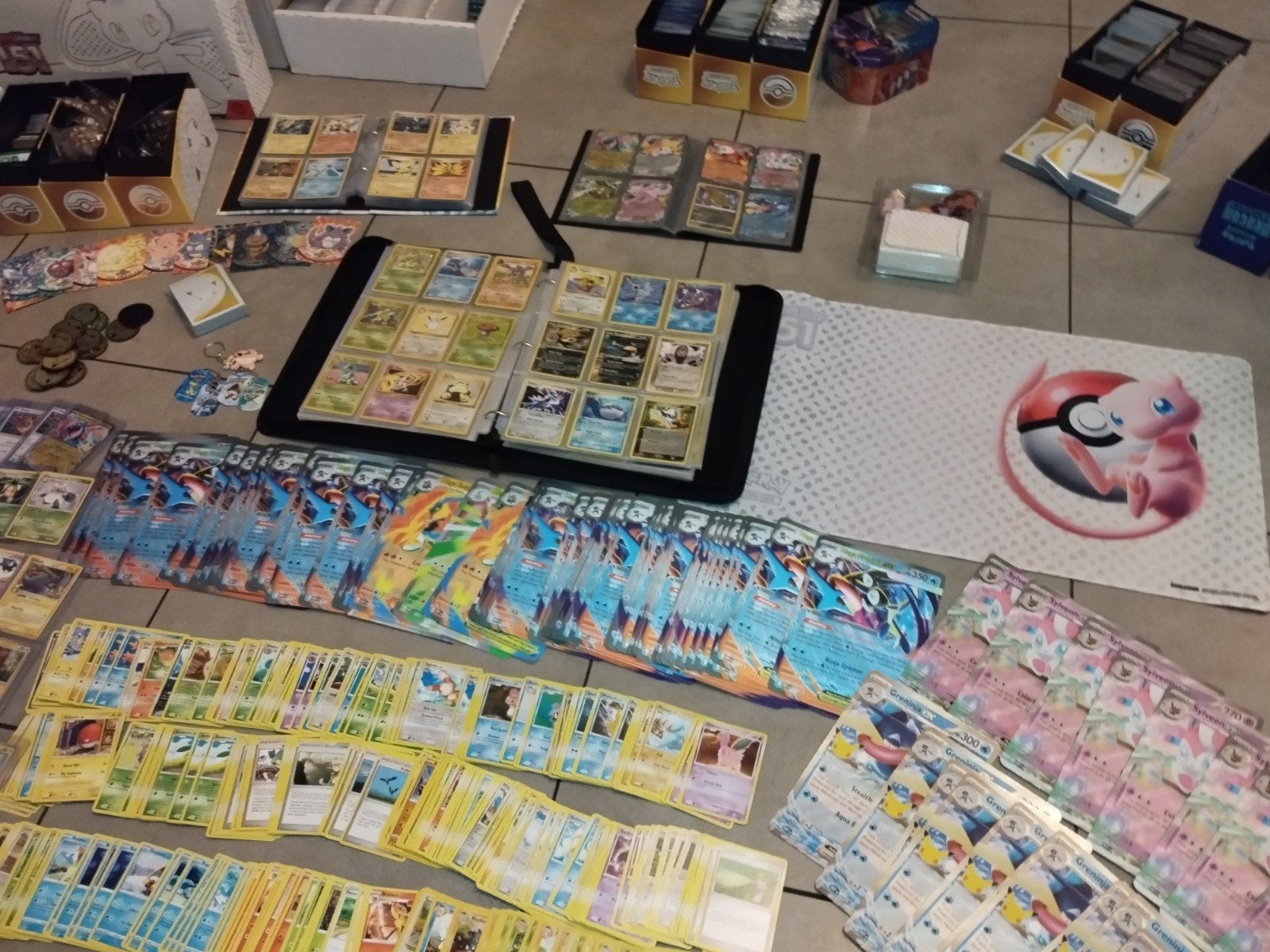 Groot lot Pokémon kaarten ( +- 15.000- 16.000 kaarten )

Vee, Hobby en Vrije tijd, Ophalen