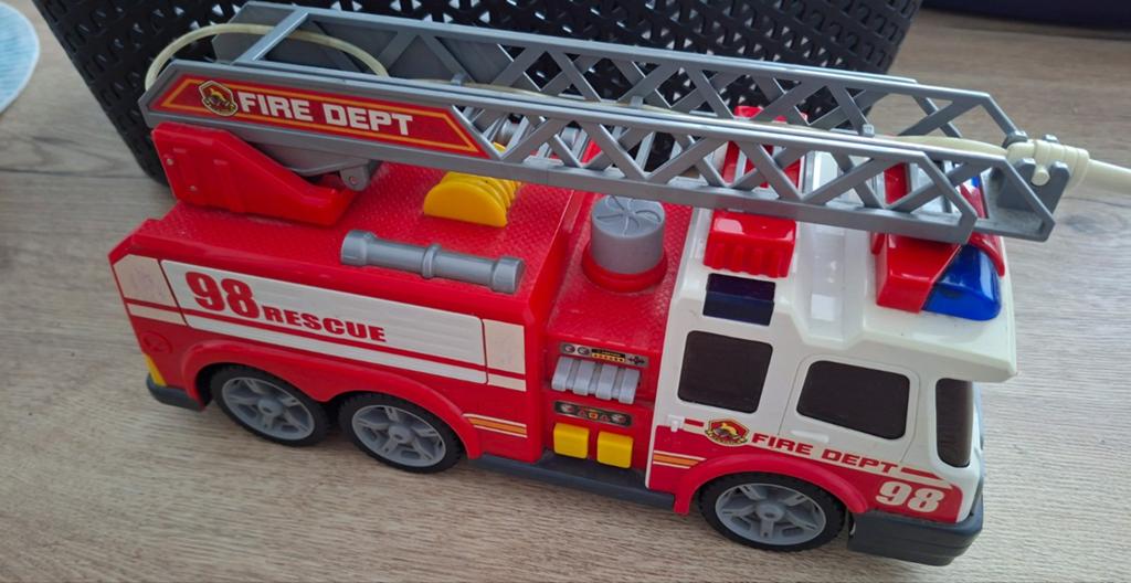 Brandweer en sneeuwruimer met licht en geluid, Ophalen