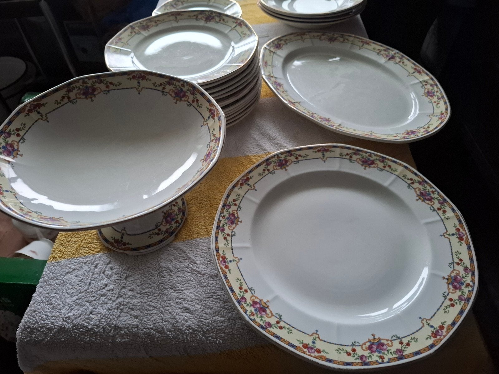 eetservies Porelite Victoria, Antiek en Kunst, Ophalen
