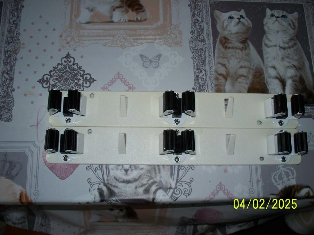 2 support murale balai + serviette, Plastique, Utilisé, Autres styles, Enlèvement