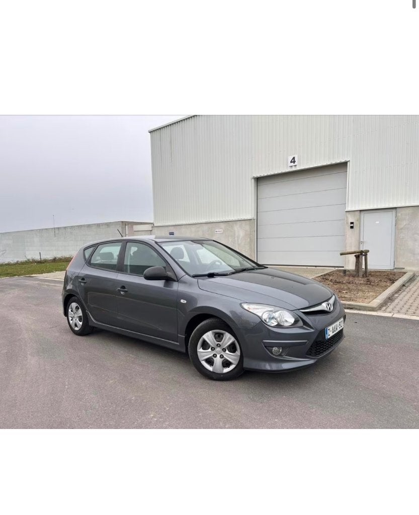 Hyundai i30, Autos, Hyundai, Particulier, i30, Caméra de recul, Essence, Euro 4, Boîte manuelle, Argent ou Gris, Noir, Tissu
