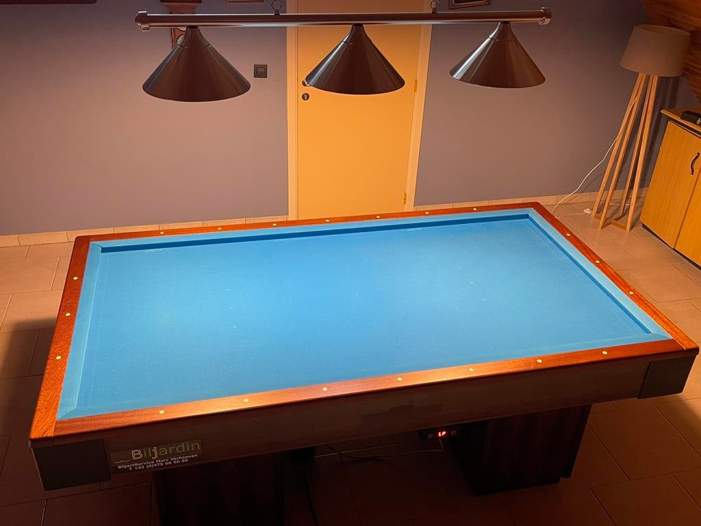TOPSTAAT drieband. Met lampen, Aramith-ballen en accessoires, Ophalen, Zo goed als nieuw, Biljarttafel