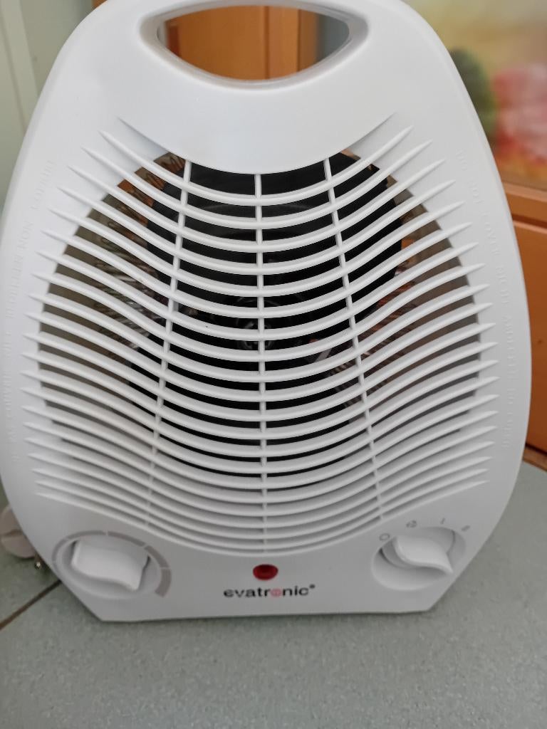 Petit Chauffage soufflant neuf warme lucht radiator, Neuf, Enlèvement ou Envoi, Moins de 200 watts, Autres types