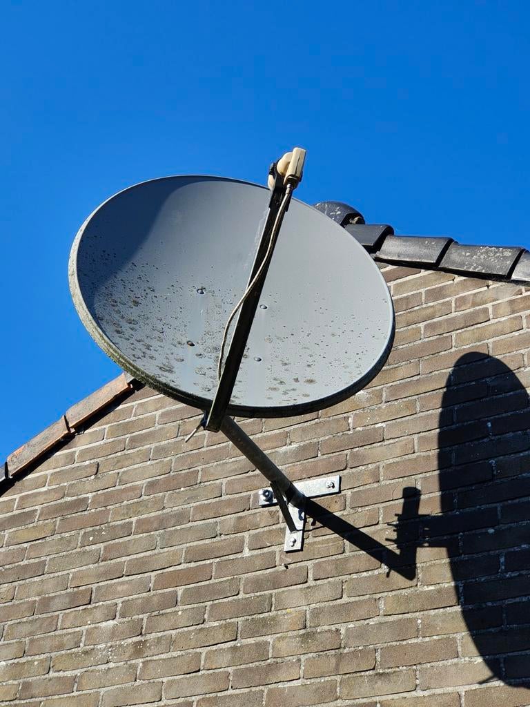 Satellietschotel, Enlèvement